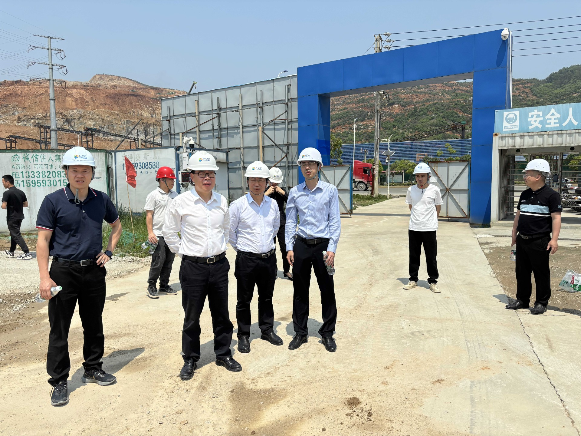 市交投集團領導深入市交投項目開展五一節(jié)前安全檢查，賴海瀾拍攝1_new.jpg